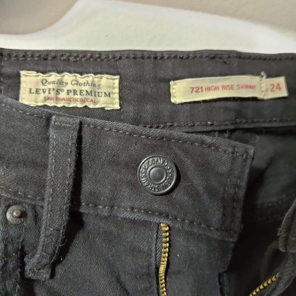 Levi's 721 High Rise Ripped Jeans - Picture 3 of 4